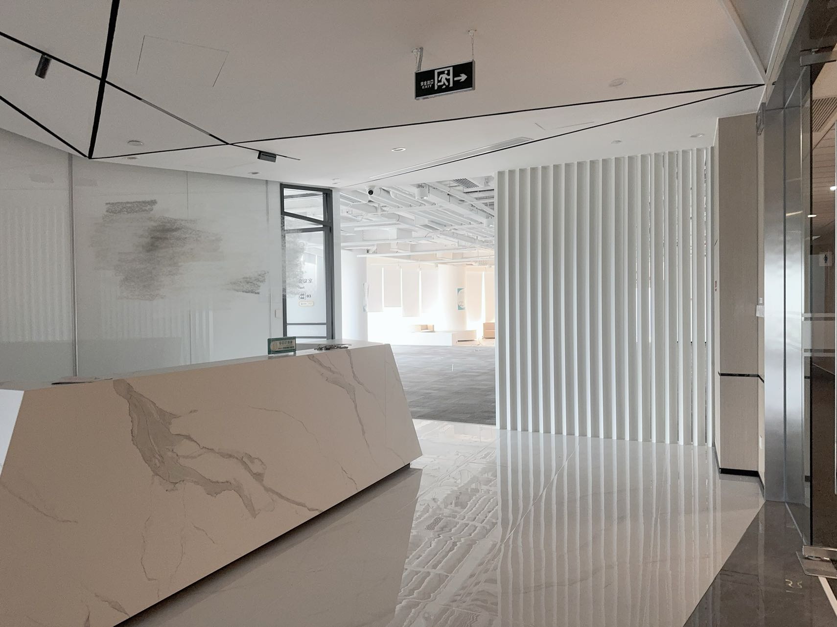 中航产融大厦      550平米办公室