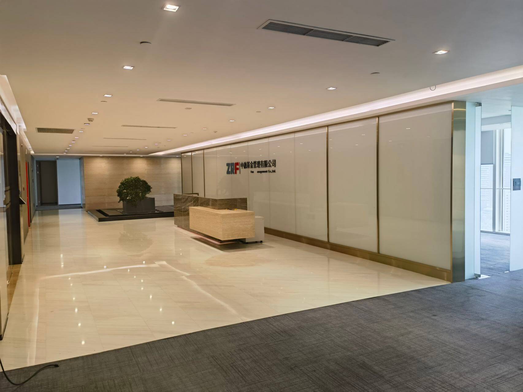 中航产融大厦   2200平米办公室  